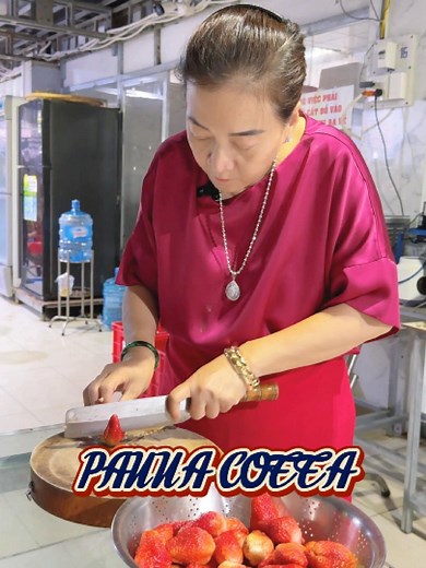 Làm 1000 Ly Panna Cotta Cho Đám Cưới