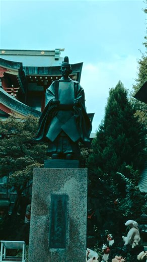 Dr. NKWENTI in JAPAN. on Instagram: "Keihin Fushimi Inari Jinja |京濱伏見稲荷神社 | Beautiful Temples in Japan. Keihin Fushimi Inari Jinja is a Shinto shrine in Nakahara Ward, Kawasaki City. Keihin is the region that is made up of Tokyo, Kawasaki, and Yokohama. Keihin Fushimi Inari Jinja is dedicated to Inari, the Shinto god of rice. On the volcanic rocks that have been transported to the shrines’s garden from Mt Fuji. It has 108 statues of foxes (kitsune), messengers of Inari. The use of number 108 is