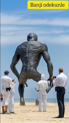 Terrifying Alien Sighting – Winged Creature Flees from Humans