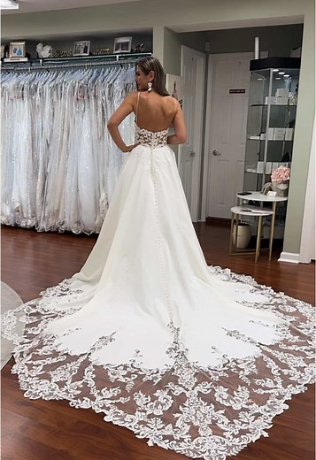 ✨ Modern brides, this one’s for you! We’ve handpicked a few of our most loved wedding dresses for the bride who’s all about clean lines, sleek silhouettes, and just the right touch of detail. From minimalist elegance to architectural lace and fashion-forward cuts, these gowns were made to impress. Whether you’re planning a chic city celebration or a stylish destination wedding, these dresses check all the boxes for modern romance. Ready to find the one? Link in Bio to Book your bridal appointmen