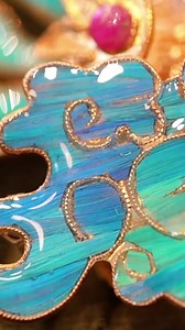 Filigree mosaic craft boasts a history of more than 2,000 years and was listed as a national-level intangible cultural heritage in 2008. The art form is now getting popular again. #filigree #craft #traditional #amazingChina #wonderfulChina #heritage | wowourheritage