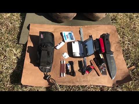 ESEE 5 Survival knife. Sheath pouch load out.