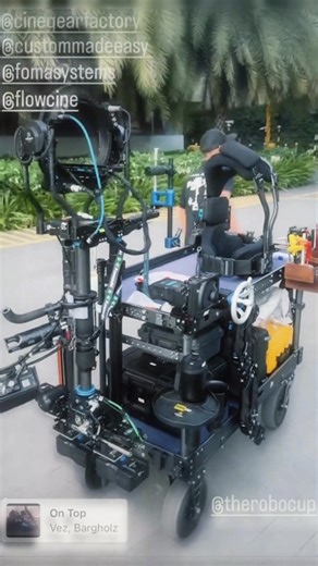 Another sunny day, and @steadihan is hauling his beloved Cine Gear Factory Compton WorkStation again! Equipped with the FormaSystem Steadicam remote head Flowcine vest — ready to shoot!!! ☀️📹 #ComptonWorkStation #cinegearfactorycart #steadicam #cameraoperator #shootingday @頭號粉絲 | Cine Gear Factory