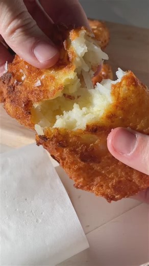 Greg | Vegan Comfort Food Recipes on Instagram: "✨even BETTER than MCDONDALD’S?? The answer is yes 💁‍♂️ try the all vegan copycat McDonald’s hashbrown recipe here 👇 they’re thicker, crisper and better than ever • 3 large russet potatoes peeled and chopped into thirds 3 tbsp corn starch 3 tbsp vegan JustEgg or homemade JustEgg (find it on itslivb dot com) 1 cup vegetable oil for shallow frying salt and pepper to taste • INSTRUCTIONS: 1. In a medium pot over high heat, parboil the potatoes until