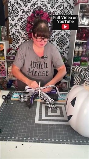 Decorating a #Halloween Large Jack O Lantern for the front porch #halloweendecor #jackolantern