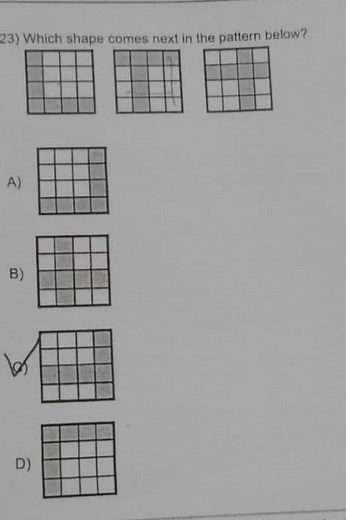 23) Which shape comes next in the pattern below?\square\squar... | Filo