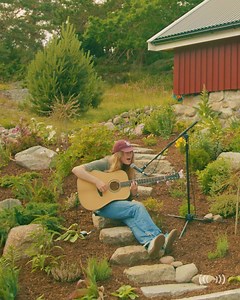 68K views · 4.5K reactions | #TBT to August of 2021 when singer-songwriter girl in red performed four of her most beloved songs from her grandmother’s farm on Variety. In celebration of this amazing #LivefromMyDen episode, relive this performance of "I'll Call You Mine." #ArtistsDen #Womenshistorymonth #girlinred #livepreformance | Artists Den | Facebook