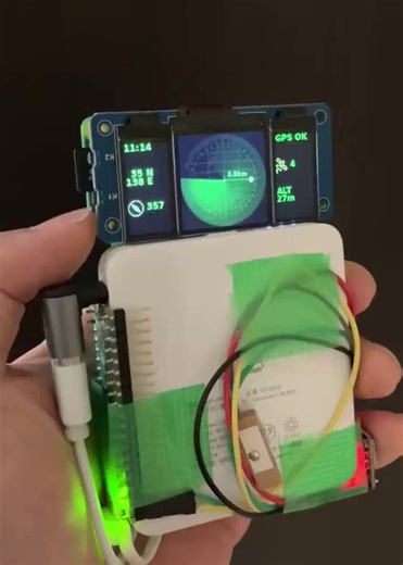 16-year-old first-year student made $6,000 in 30 days with a $48 Claude setup.$27 broken GPS module.$12 OLED screen.$9 battery.Looks like a school project held together with tape.But the machine itself was not the point.The workflow behind it was.He used 2 GitHub repos:https://t.co/4ltRYEdupYto turn repeated tasks into reusable Claude workflows.https://t.co/MjJhUFJFjIto pack messy project files into clean Claude context.Then he built the stack:Claude Code for execution.Projects for context.Artif