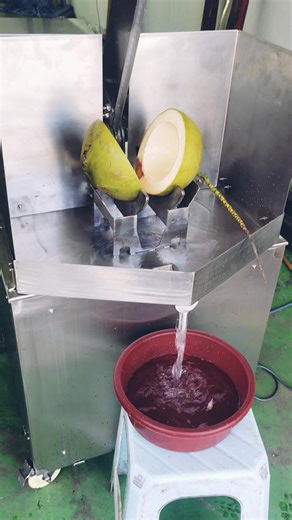 Powerful Young Coconut Cutting Machine COM92C2 in Testing | Cocoman