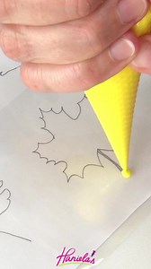 39K views · 566 reactions | Decorated Fall Leaf Cookies Beginner Guide To Cookie Decorating https://www.hanielas.com/cookie-decorating/ | Haniela's | Facebook