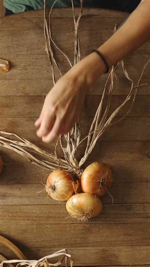 How to Braid Onions After Drying Step by Step?