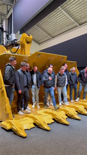 Cat 992 Wheel Loader Showcase at Bauma 2025