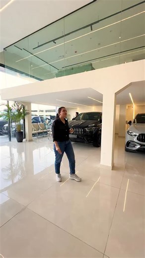 552K views · 142K reactions | When your husband’s wallet is the spare key #cars #milele #dubai #africa | Fahad Riaz | Facebook