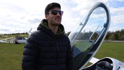 🎙 First interview after landing, with our winner Stefan Langer. He cannot believe that he has won the SGP of Borås! 🇸🇪 | FAI Sailplane Grand Prix