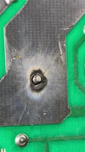 Troubleshooting and fixing an oven with a bad broil element. #HandsomeOrHandy #ElectronicRepair