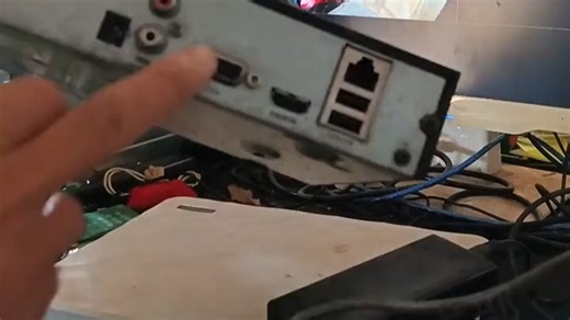 海康威视NVR监控主机 商家用高清监控刻录机，适配网络摄像头，稳定录像不卡顿。真实拍摄无修图，操作简单易上手，支持多路同步录制，满足家庭、商铺、办公等场景安防