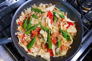 Get my cookbook @ http://www.CaribbeanPot.com/CookBook/ #fishstew #saltfish #saltedcod Learn how to make a tasty stew with Salted cod, Okra and Cabbage, with simple step by step instructions from Chris De La Rosa of CaribbeanPot.com Become a member today and get the full list of ingredients. More Saltfish (salted Cod) recipes can be found at http://www.CaribbeanPot.com | Caribbean Pot