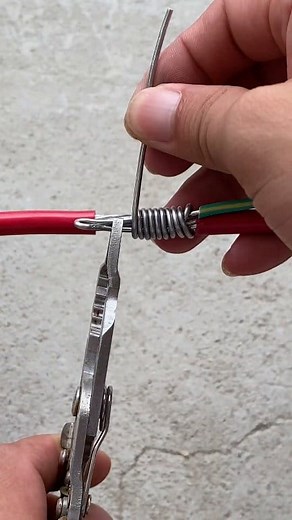13K views · 29 reactions | electric wire connection pro tips ever ⚡⚡‍ #electrician #tool #electrician #tipsandtricksbymitasha | Electrical Works952 | Facebook