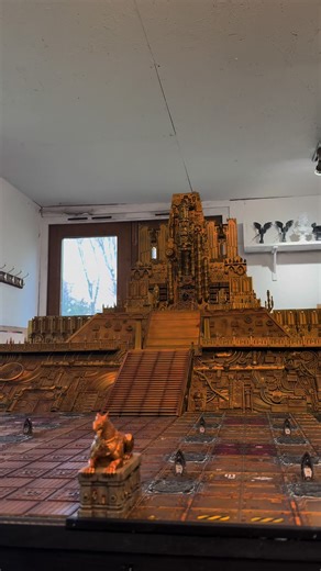 Doing my absolute best to contribute nothing of value to the internet today and I think I can safely say that has been accomplished. Behold the Emeperor of Mankind in all of his splendour. #warhammer40k #gamesworkshop #warhammer #40k #grimdark