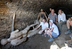 Giant diamonds, Picasso and Ancient Greek treasures - The 15 greatest discoveries of 2024 - ProtoThema English