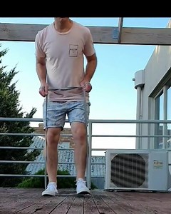 Are you using monster walks in your rehab plan? Here are 6 ways to do this! Thanks Mick Hughes: Physiotherapist & Exercise Physiologist | Denkfysio