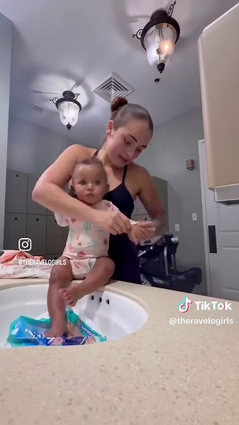 Why it took 28 minutes… ⏰ Wait for it… #tripletlife #tripletmom #momof4 #twins #dayinthelife