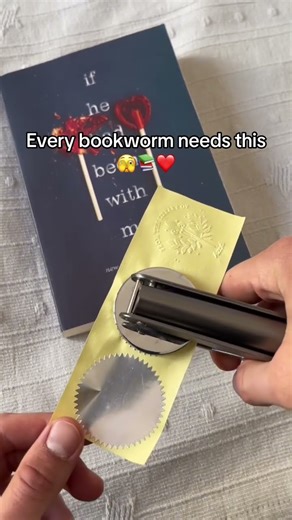 Bookworms must 🥹📚 #bookworms #booklovers #booktok #bookishgifts