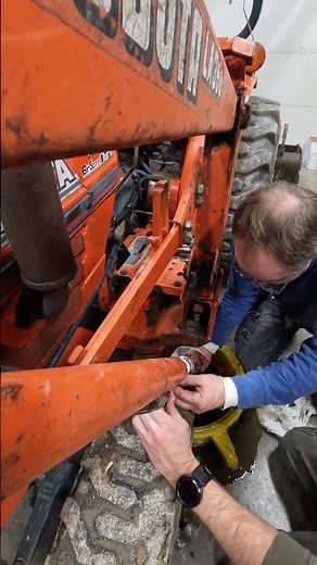 Preview replacing hydraulic cylinder seals in Kubota B2150