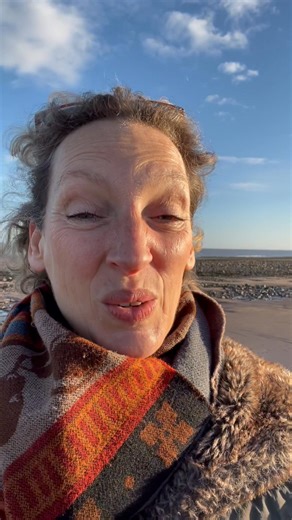 43 shares | WHAT MAKES YOU GRATEFUL TO BE ALIVE? 殺✨ Rosalind Marie MYSTIC GUIDE TO FREEDOM AND FULFILMENT | Rosalind Marie | Facebook