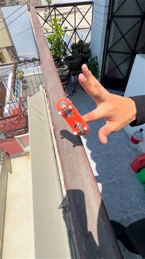 David Gutierrez on Instagram: "32mm? I got you🛹🔥 #fingerskate #fingerboard #skateboard #berrics #fingerboardtv #skate #fingerboardingisfun"