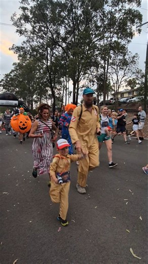 And within a blink of an eye, our @fisiocremaustralia Halloween Hustle races are under way! We just love the spookiest race of the year! Good luck runners! There are more than just trees and rocks out there in the forest tonight... 😏 | Trail Trips & Events