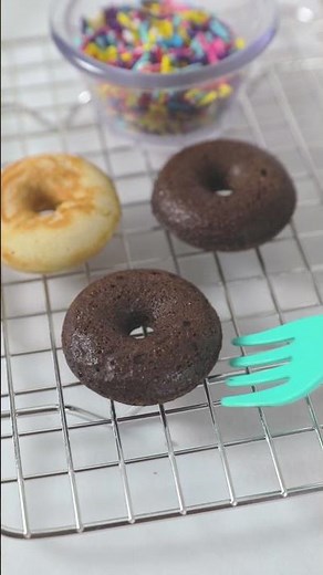 Chocolate Cake Mix Mini Donuts | Using MDNTWM5PK MyMini™ Orbital Donut Maker #cookingequipment