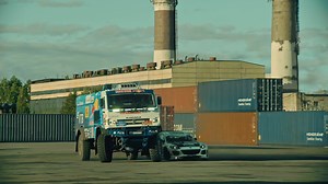 Mad Mike vs Kamaz 🥊 Watch the drift battle between a rally truck and a professional drift car. | Red Bull