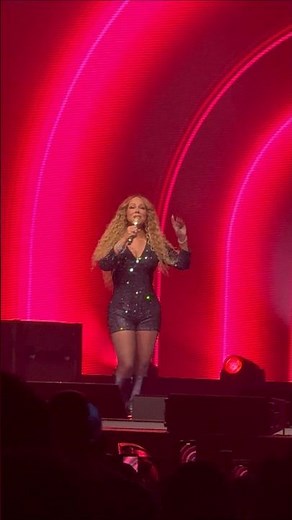 Mariah Carey kicked off the PH show with one of her iconic hits — ‘Touch My Body’! 👑🎶