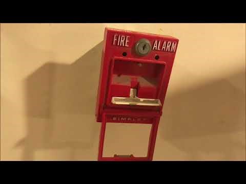 Breaking a Glassplate in a Simplex 2099-9785 Pull Station