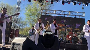 101K views · 4.4K reactions | Duró a la baila y así dio inicio el gran baile de Tropicalisimo de Arturo Ortiz En el taste del juvani Saludos Apaches de ♥️ | Club Amigos Y Fans De Tropicalisimo Apache | Facebook