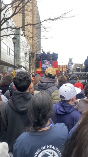 #UCONN DONT FUDD AROUND, YA HEARD❓⁉️ #NationalChampionship #Parade. #Lit 🔥🔥🔥 #connecticut #downtownhartford