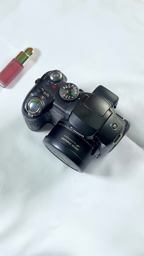 Discover the Canon PowerShot S3is Vintage Camera