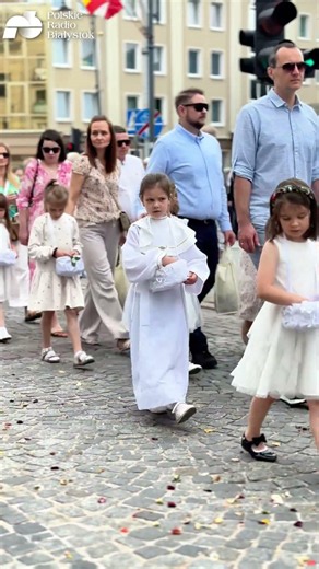 #BożeCiało w #Białystok. Wierni przeszli w uroczystej procesji ulicami miasta #shorts