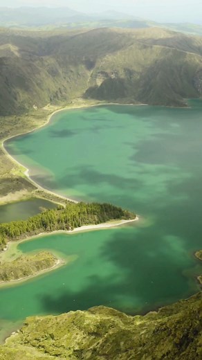 1.7K reactions · 179 shares | Na ilha de São Miguel, a natureza fala...