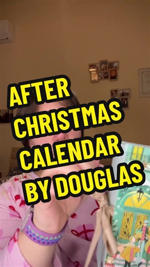 Aprimo insieme il calendario “After Chrstmas Calendar” di @Douglas Italia. #maestridelpov #fyp #makeup #unboxing
