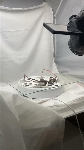 Micro-Stage Frame Capture — Iterative Material Animation Setup