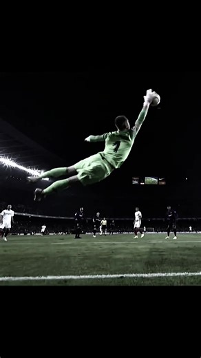 Mastering Goalkeeper Saves in Football