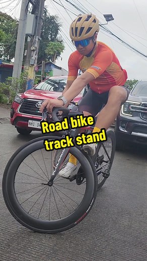 Trackstand Techniques for Road Bikers