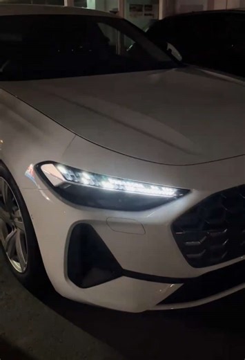 皆様、こんにちは Audi立川です！ 新型A5の音声コマンドのご紹介です 以前よりレパートリーが増え スムーズになりました 音声コマンドを使いこなしていただくことで よそ見の少ない安全運転をご提供します #audi #新型a5 #a5 #heyaudi #audisport #audiquattro #audirs #audilove #audilover #audi_official #ビジョナリング #正規ディーラー #輸入車 #ドイツ車 #新車 #認定中古車 #audi好きな人と繋がりたい #audi好きな人集まれ