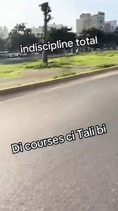 50K views · 540 reactions | 2 bus Aftu font la course sur la route. Les plaques sont visibles, c’est une zone que la gendarmerie gère donc migui nonou. Passagers yi aussi daguénn nanguou trop, prenez vos vies en maimain, il faut réagir. #LCIS®️ #Sénégal #Jubanti #Indiscipline | Luttons contre l'indiscipline au Sénégal | Facebook