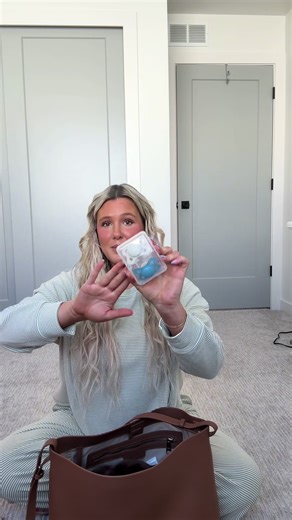 Can't believe I'm having my baby so soon!! 🥳 #hospitalbagessentials #37weekspregnant🤰🏼 #whatsinmyhospitalbag #pregnant #hospitalbag