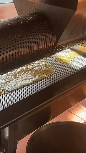 Dernière extraction par pressage #opoul #bio #miel #vin 2025 ! | Miellerie Corbières Roussillon