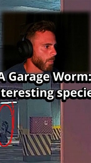 A garage worm in natural habitat #tarkov #escapefromtarkov #tarkovclips #gaming #fyp