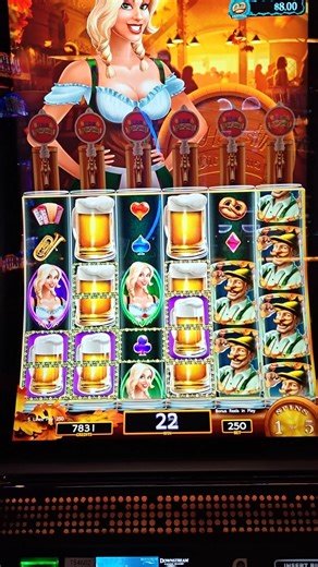 Free Spins feature on Heidi's Bier Haus #slotmachine #slot #casino